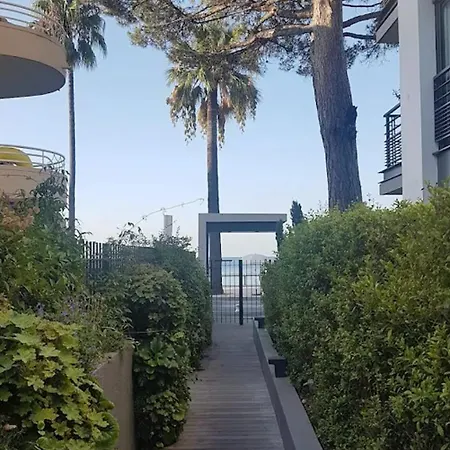 Cosy Juan-les-pins Front Cocoon For 3 *