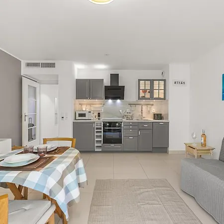 Cosy Juan-les-pins Front Cocoon For 3 Apartment